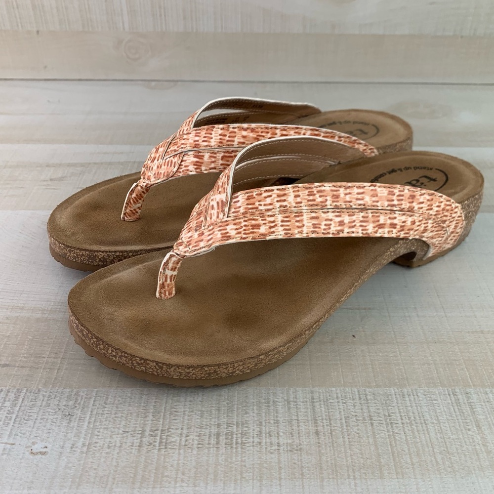 Taos Sandals Brown Tan Leather Flip Flops